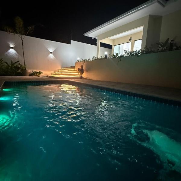 Casa aconchegante com 380mts e piscina