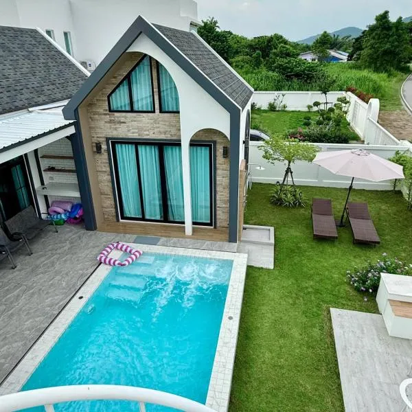 N&C Mountain Pool Villa Huahin, hotel i Hua Hin