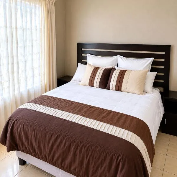 Private En-Suite Room, 10 Min to O R Tambo, hotel in Boksburg