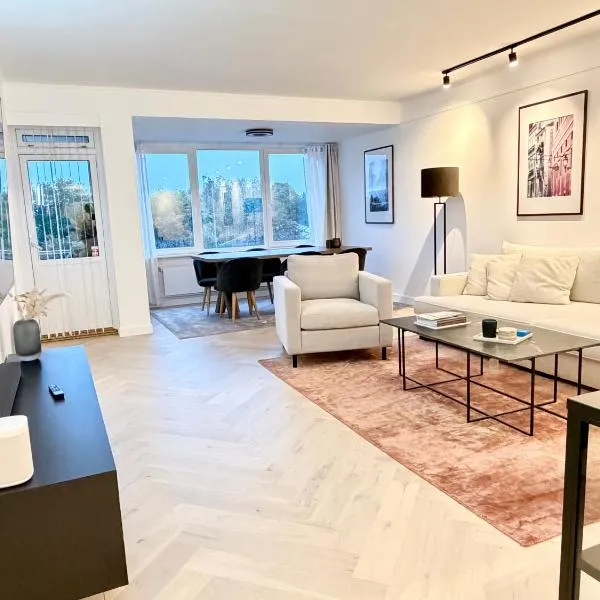 Modern flat overlooking Oslo, Hotel in Oslo