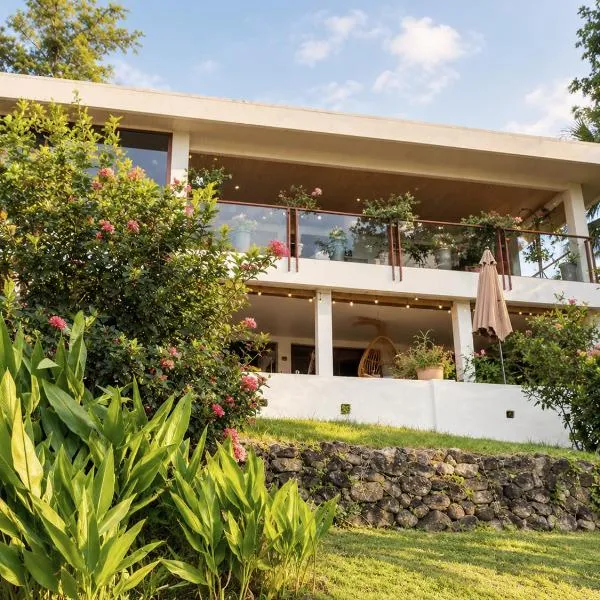 Coibahouse Ocean Front Eco-Stay、サンタ・カタリナのホテル