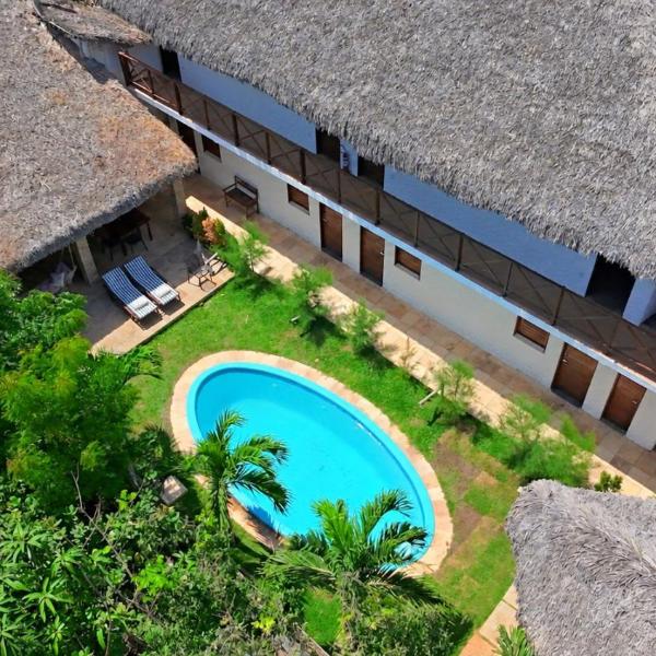 Hosts BR - Wind Suítes | Charme e Piscina em BG