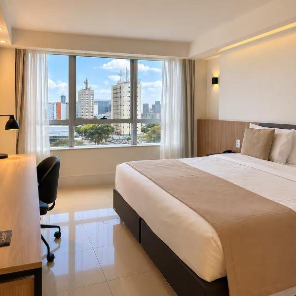 Flat Particular no Tryp - Piscina Aquecida - Estacionamento - Frente ao Shopping - TV - WIFI - Ar Cond - Serviço de Quarto