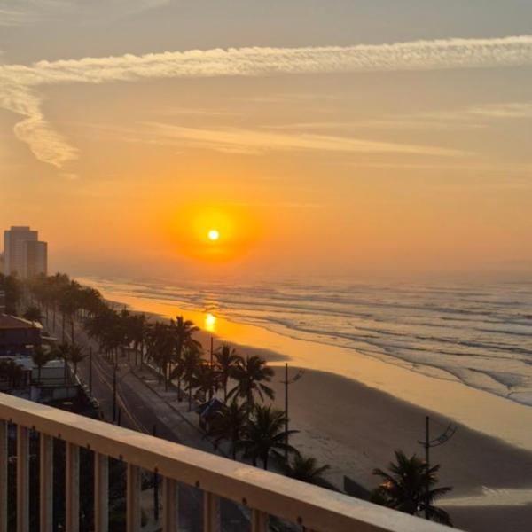 Apartamento de frente para o mar com vista aberta
