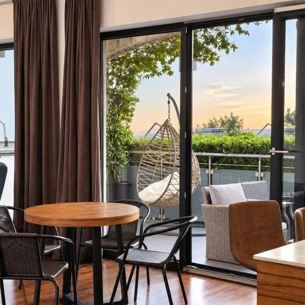 The Royal Summer & Spa, hotelli kohteessa Bečići