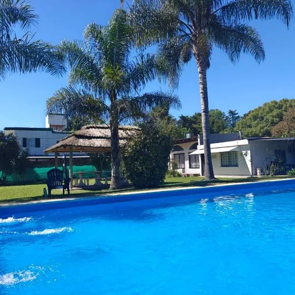 Complejo La Paz Casa de Campo- Dos casas ambas con piscina, hotel v destinaci General Rodríguez