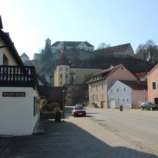 Gasthaus Schlossblick, hotel v destinaci Treuchtlingen