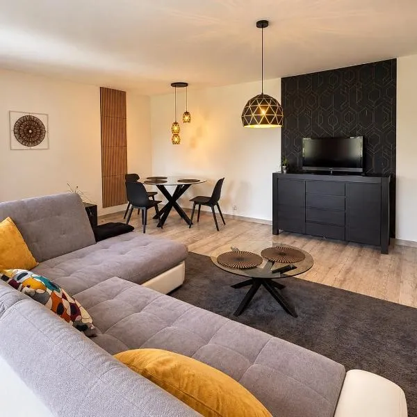 Castel Książ Apartment, хотел в Валбжих