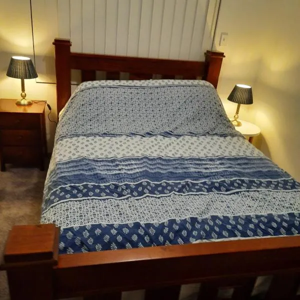 Private Queen Bed close to all amenities, hôtel à Wellard