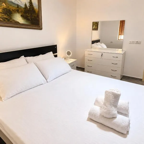 Prestige Apartment Fier, hotel a Fier