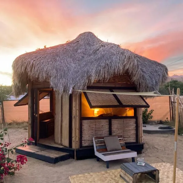 BuenaOnda eco glamping spa & kite spot，El Sargento的飯店