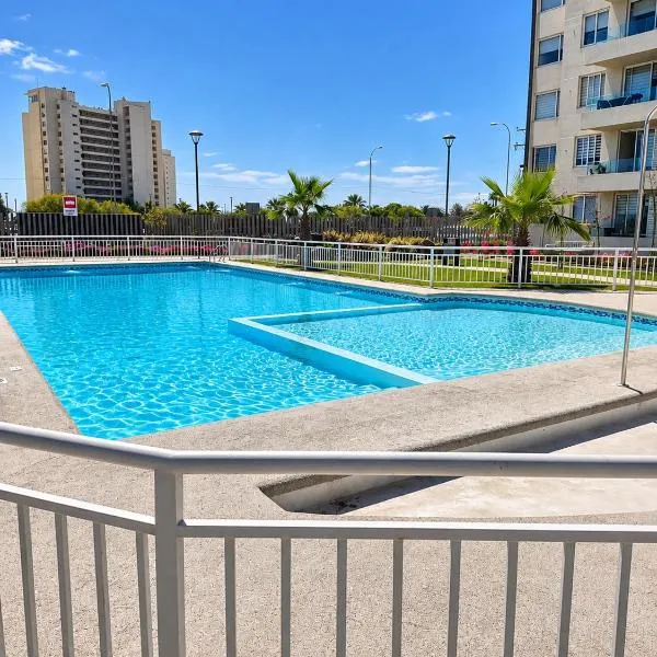 Depto con Piscina y Ubicación Privilegiada cerca del Faro La Serena, hotel en La Serena