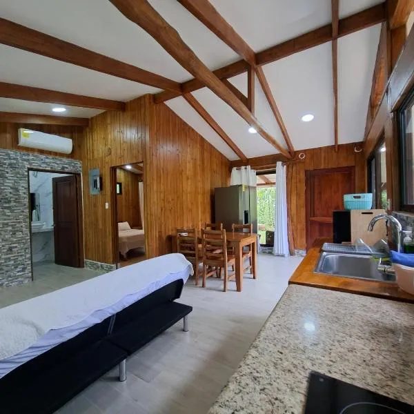 House in Playa Carrillo-Samara – hotel w mieście Arbolito