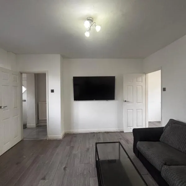 Viesnīca Spacious 2 bedroom house Northemptonā