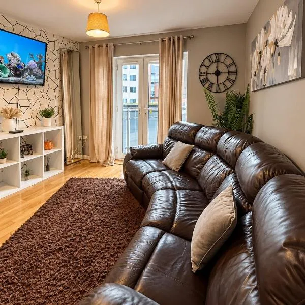 Spacious Coventry City Centre 2-Bed Apartment 2 Baths & Free Parking, hotel a Coventry