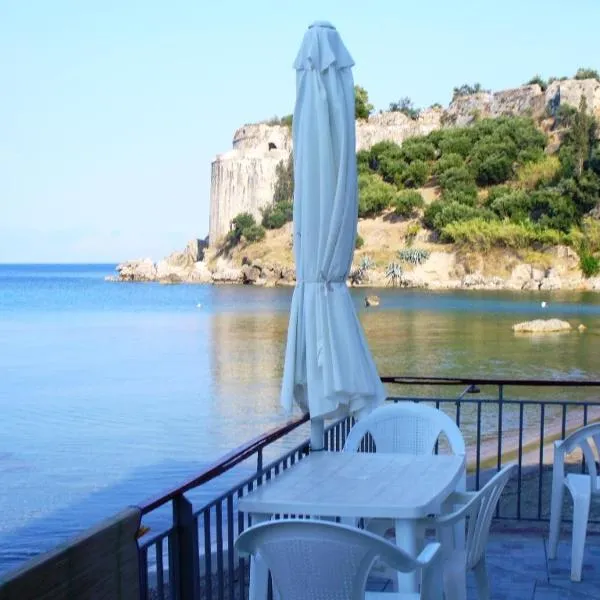 코로니에 위치한 호텔 Xenios Zeus Rooms