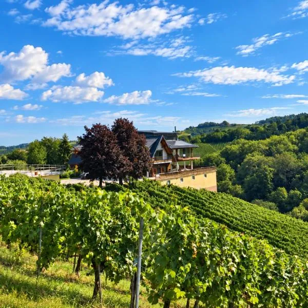 Weingut K14، فندق في ليوتسشاخ