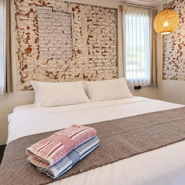 Luna & Loft - Urban Stay Old Town Bangkok, hotel in Bangkok