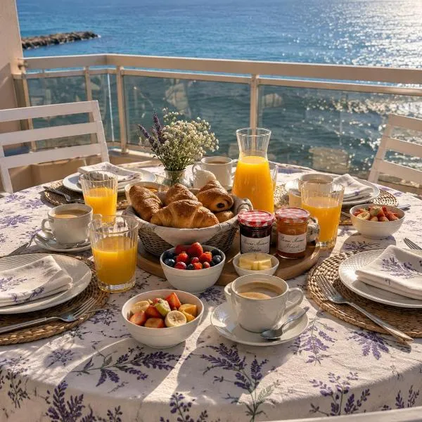 Résidence RIVA - Appartement d'exception en front de mer à Menton - Vue mer exceptionnelle - Grande terrasse, hotel v mestu Menton
