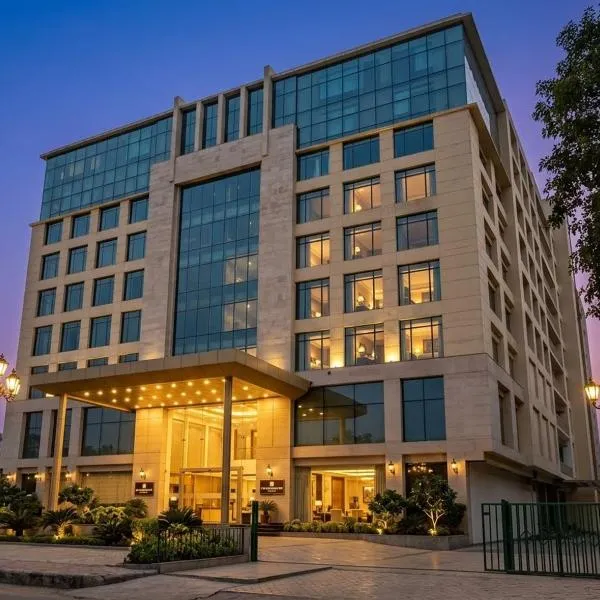 Revking--Hotel Banana Tree & Banquets, Sahibabad 3-star Hotel l Sahibabad, Ghaziabad-Anand Vihar Bus Terminal and Vaishali Metro Station, hotel a Ghaziabad