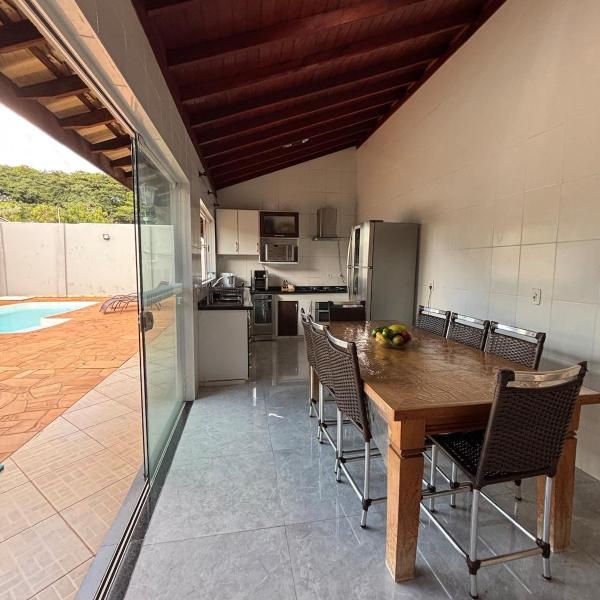 Casa em bairro nobre com 3 quartos e 3 banheiros para até 8 pessoas - Foto 5