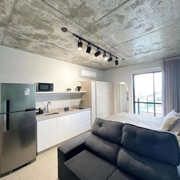 Studio 1502 com sacada, garagem e A/C - Foto 5