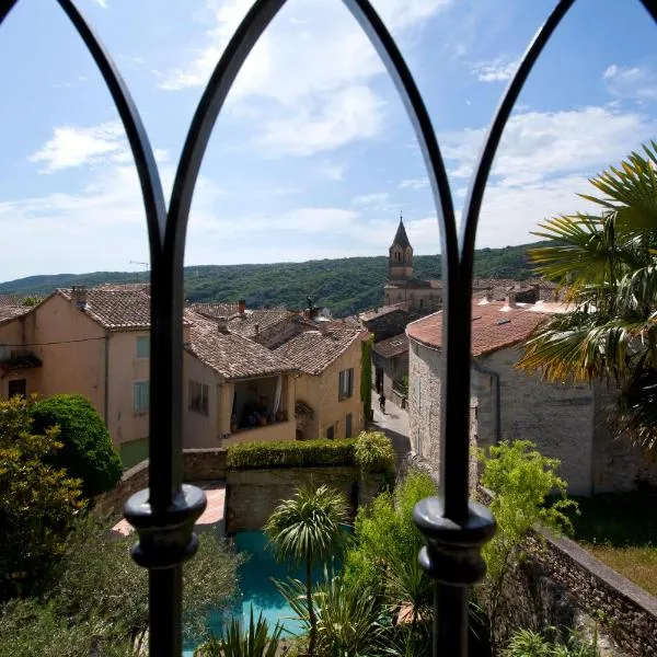 Le Castellas Hotel & SPA - TERITORIA, hotel di Arpaillargues-et-Aureillac