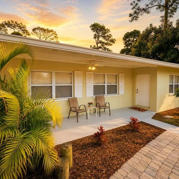Quinn's River Retreat, Near New Smyrna Beach – hotel w mieście Edgewater