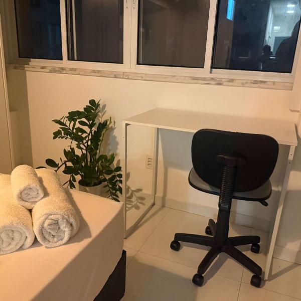 Quarto e sala no posto 6, 2 minutos a pé da praia - Foto 3