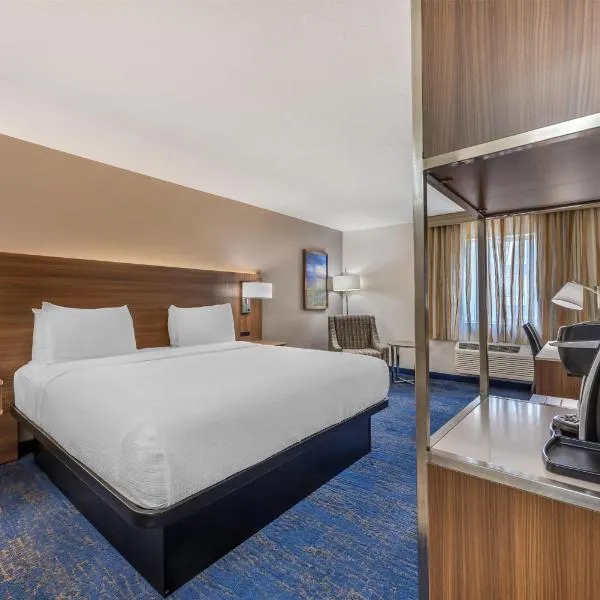 Best Western Plus Portland Airport Hotel & Suites, hotelli kohteessa Parkrose
