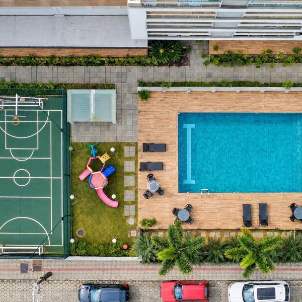 Cobertura com Jacuzzi Privativa em Bombas