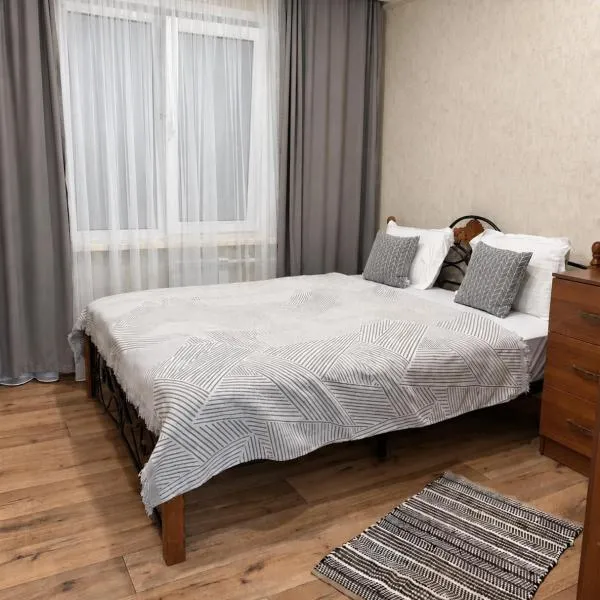 Чистые апартаменты по улице, Серикбаева, 23, Hotel in Öskemen