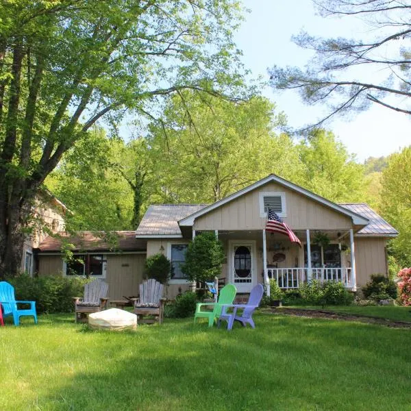 Henson Cove Place Bed and Breakfast w/Cabin, hotell sihtkohas Hiawassee