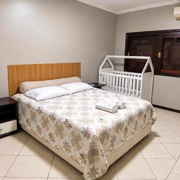 Casa ampla com piscina e churrasqueira para famílias - Foto 2
