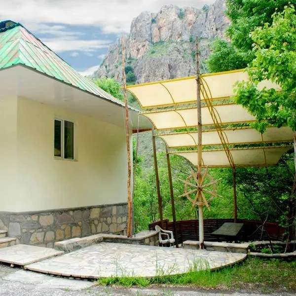 Park-Hotel Khoren's Lake, hotel ad Areni