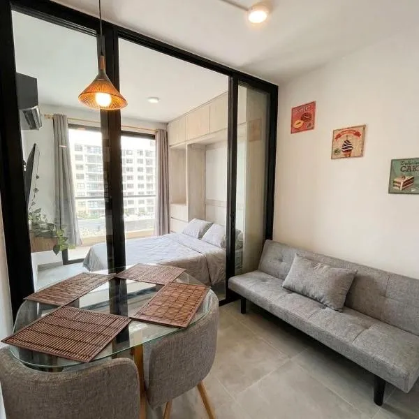 Moderno apartamento a 5 min de la playa de Pozos Colorados con parqueadero, hotel din Santa Marta