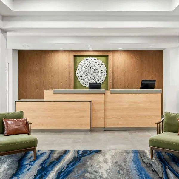 Fairfield Inn and Suites by Marriott Portsmouth Exeter, khách sạn ở Exeter