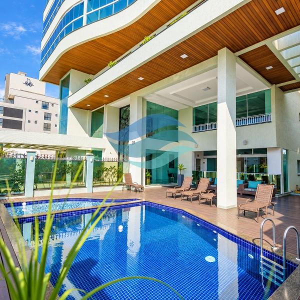 Cobertura com Jacuzzi Privativa em Mariscal