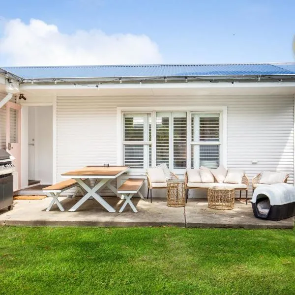 Fleur de Chalet - Pet Friendly - 10 Mins Walk to Beach – hotel w mieście Culburra Beach