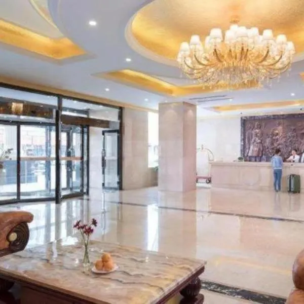 Vienna Hotel Tongliao Ke'erqin, hotell Tongliaos