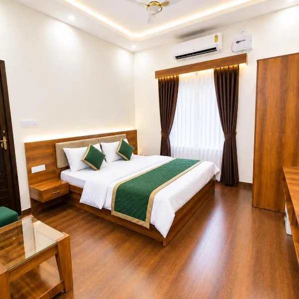 Hotel Rudraksha Premier ll Pick And Drop Available, hotel a Ayodhya