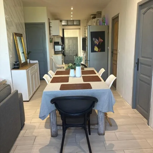 Appart dans villa à Grasse, hotell i Grasse
