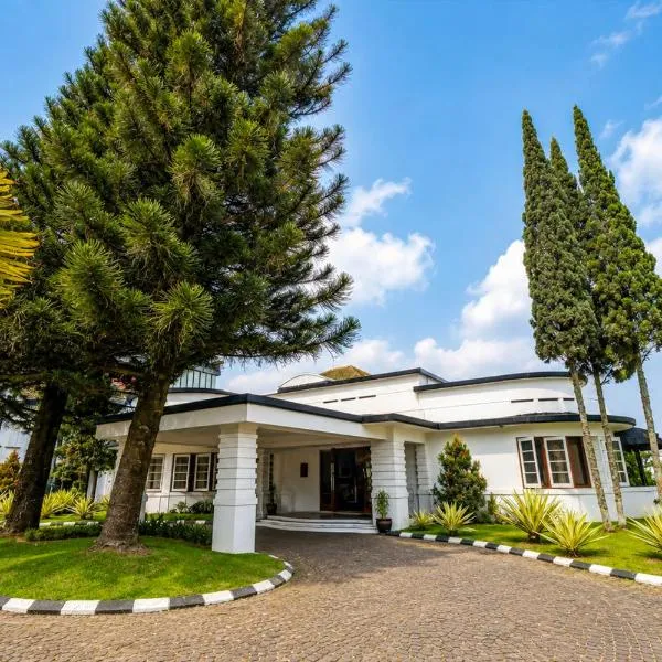 Townhouse Oak Casa D'Ladera Bandung, hotel i Bandung
