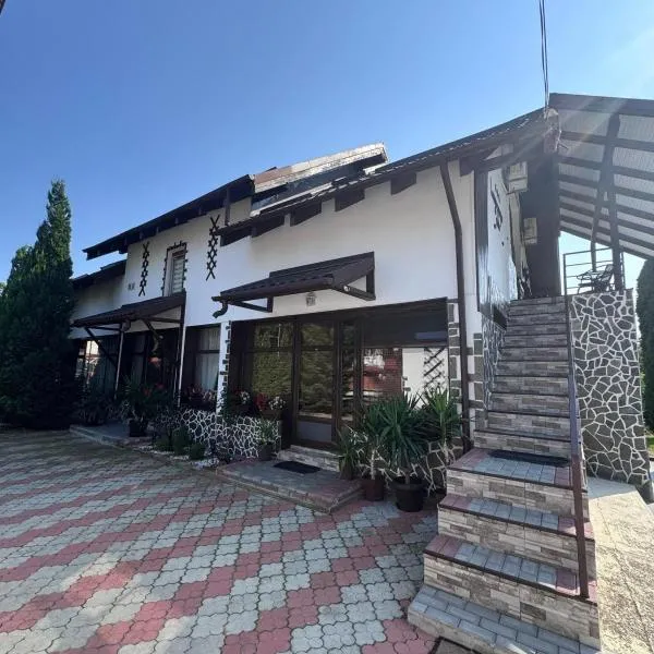 Pensiunea Longocampo, hotel u gradu Kampulung