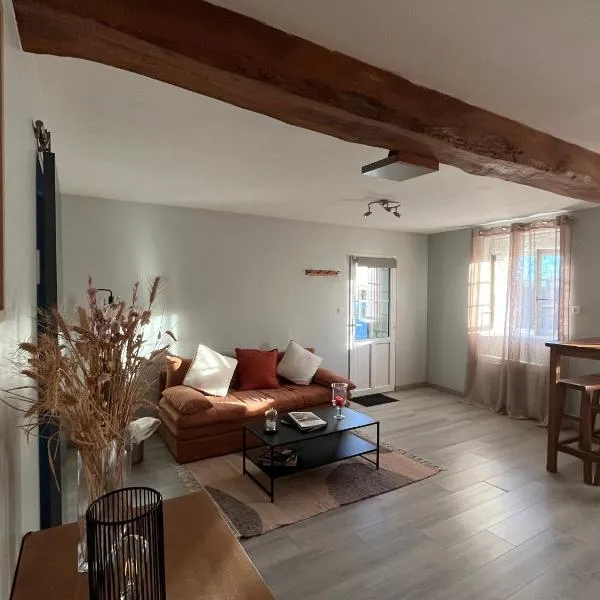 Proche Chinon, petite maison cosy à la campagne، فندق في ماركي