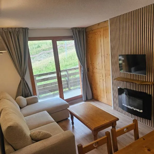 Appart au pied des pistes, hotel in Les Orres