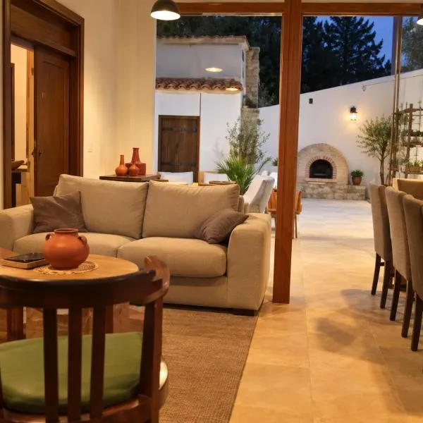 The Family Nest - Traditional Serenity, hotel a Orounda