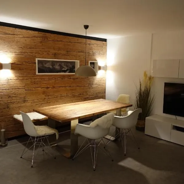 Wander- und Aktivchalet, hotel in Birkenfeld