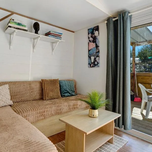 Mobilehome en pleine nature - AC, Hotel in Quimper