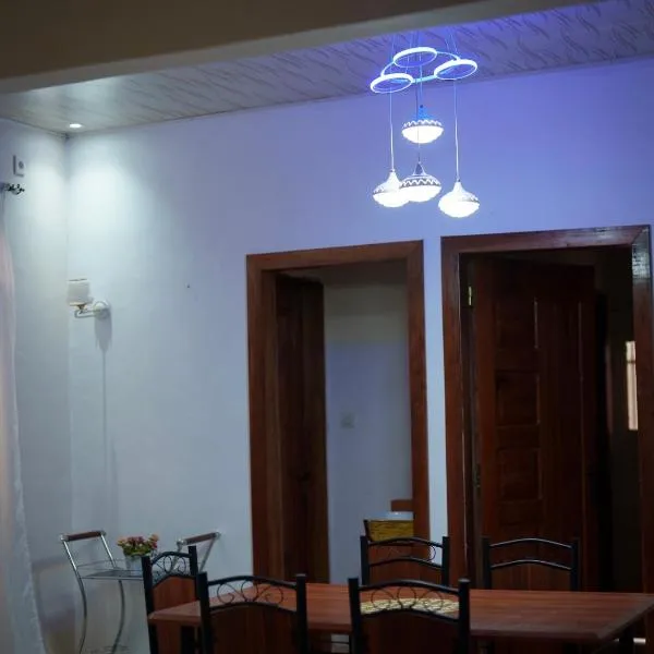 M8INN Residence โรงแรมในMuanda